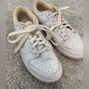 NIKE white and tan leather Athletic Sneakers